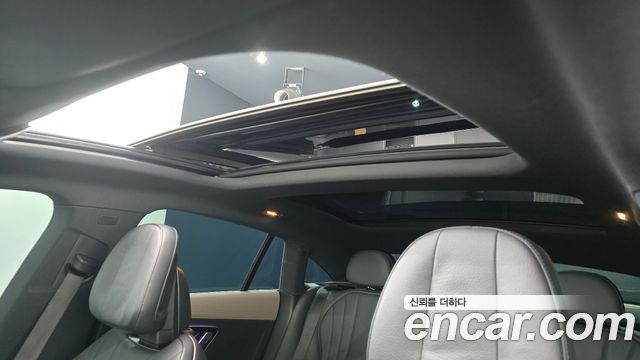 Mercedes-Benz EQE 2023 — photo 34