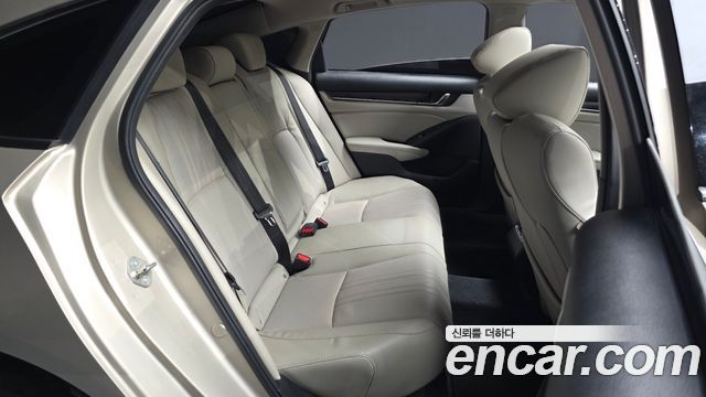 Honda Accord 2018 — photo 12