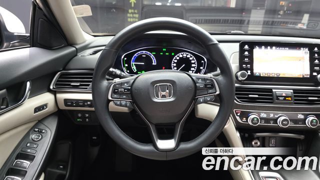 Honda Accord 2018 — photo 13