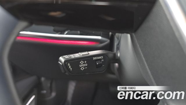 Audi A8 2021 — photo 18
