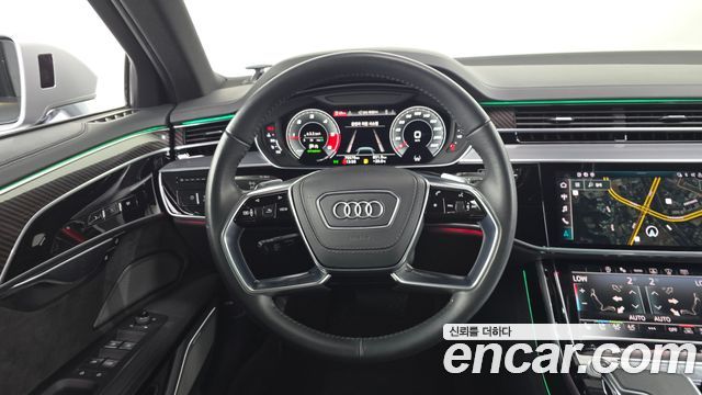 Audi A8 2021 — photo 20