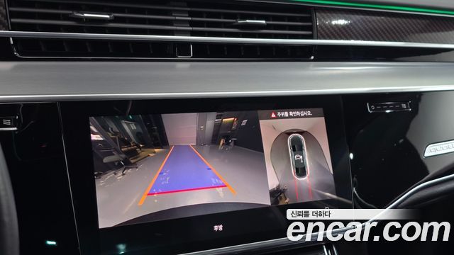 Audi A8 2021 — photo 21