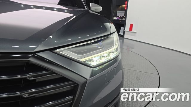 Audi A8 2021 — photo 8