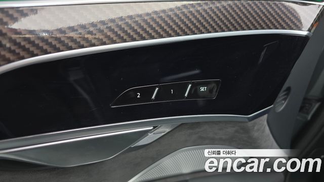 Audi A8 2021 — photo 27