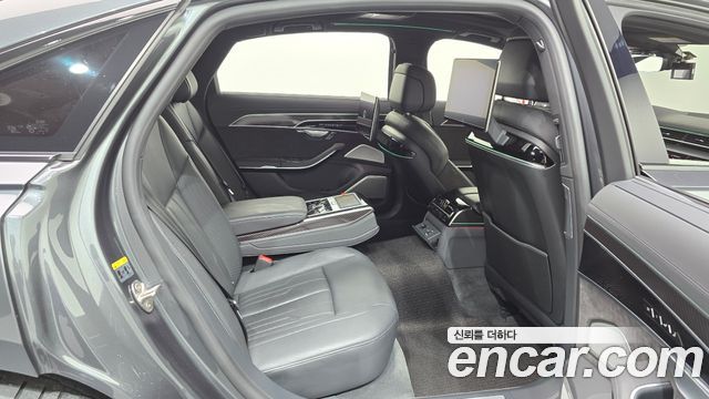 Audi A8 2021 — photo 28