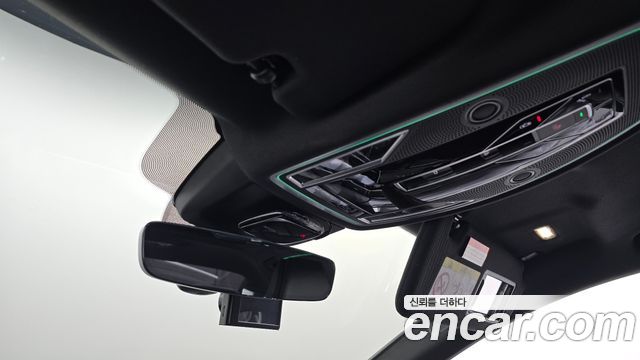 Audi A8 2021 — photo 29