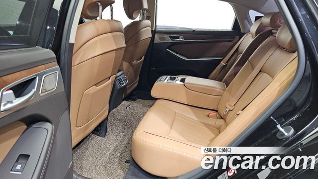 Genesis G80 2018 — photo 17