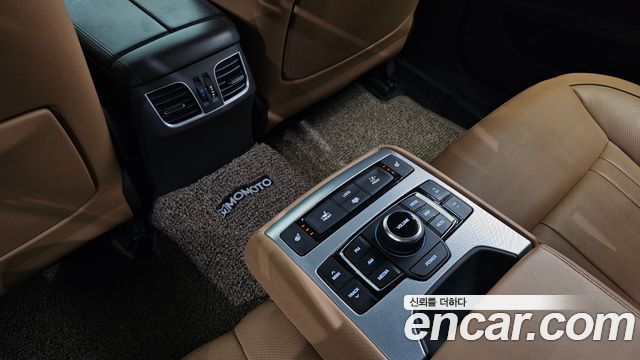 Genesis G80 2018 — photo 30