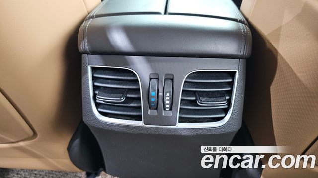 Genesis G80 2018 — photo 32