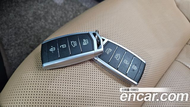 Genesis G80 2018 — photo 33