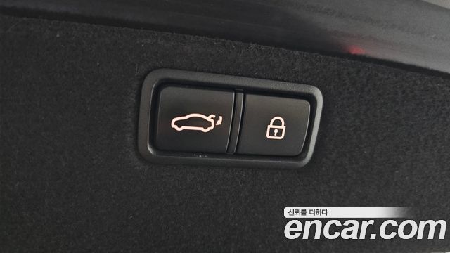 Genesis G80 2018 — photo 36