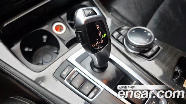 BMW 5-Series 2014 — photo 9
