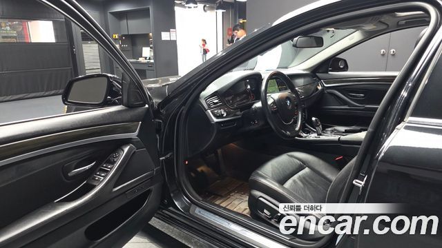 BMW 5-Series 2014 — photo 10