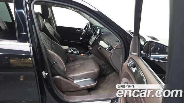 Mercedes-Benz GLS-Class 2017 — photo 11