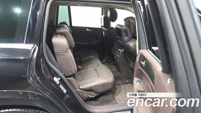 Mercedes-Benz GLS-Class 2017 — photo 12