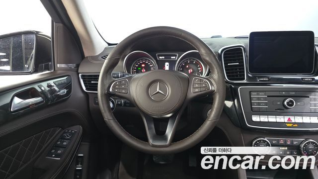 Mercedes-Benz GLS-Class 2017 — photo 13
