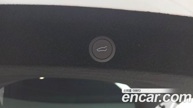 Tesla Model Y 2025 — photo 28