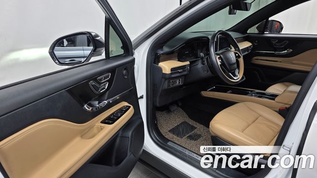 Lincoln Corsair 2022 — photo 13