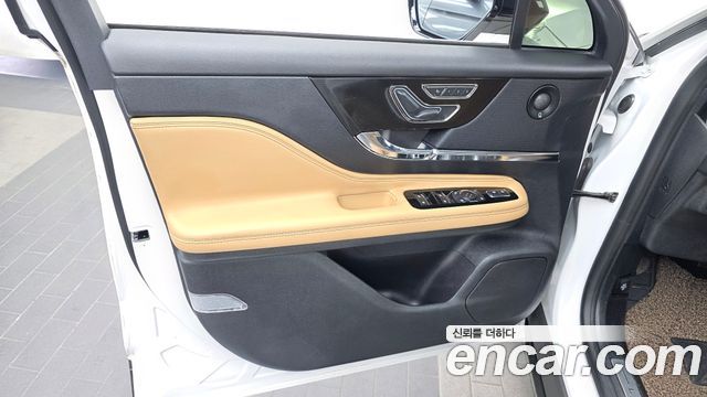Lincoln Corsair 2022 — photo 14