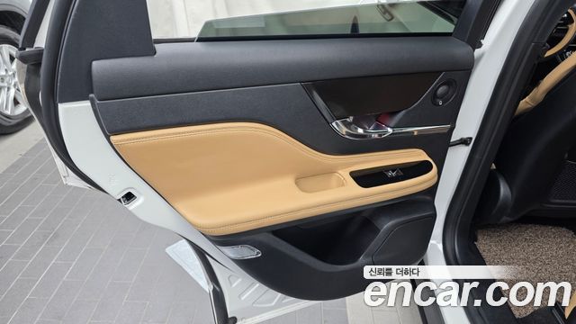Lincoln Corsair 2022 — photo 15