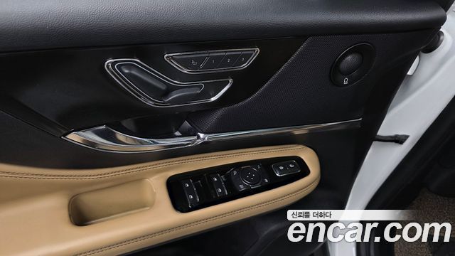 Lincoln Corsair 2022 — photo 28