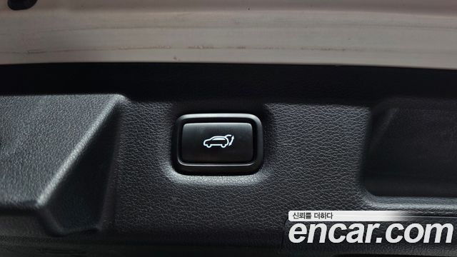 Hyundai Santafe 2019 — photo 24