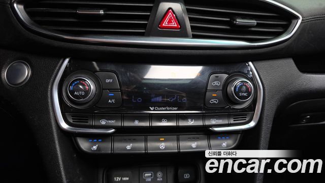 Hyundai Santafe 2019 — photo 31
