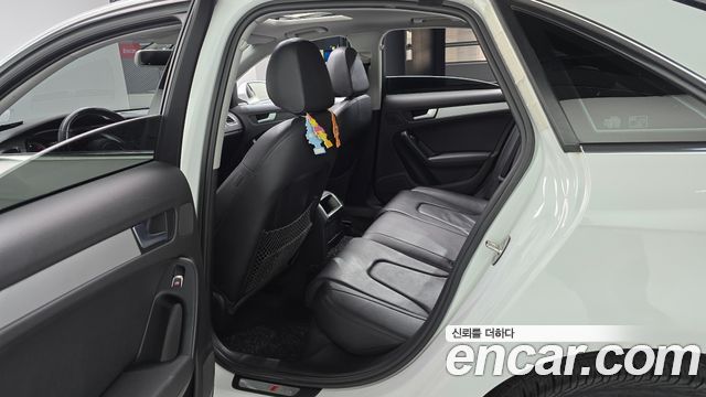 Audi A4 2015 — photo 11