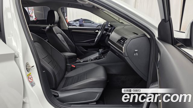Volkswagen Jetta 2021 — photo 11