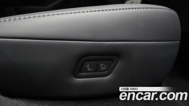 Tesla Model Y 2025 — photo 24