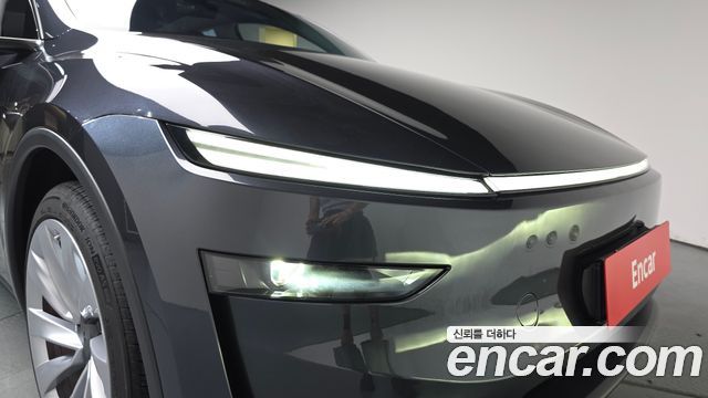 Tesla Model Y 2025 — photo 8
