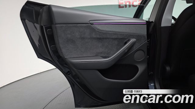 Tesla Model Y 2025 — photo 15
