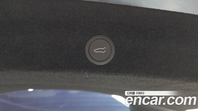 Tesla Model Y 2025 — photo 29