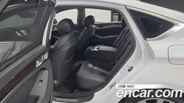 Genesis G80 2018 — photo 17