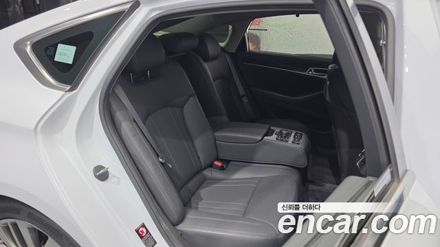 Genesis G80 2018 — photo 18