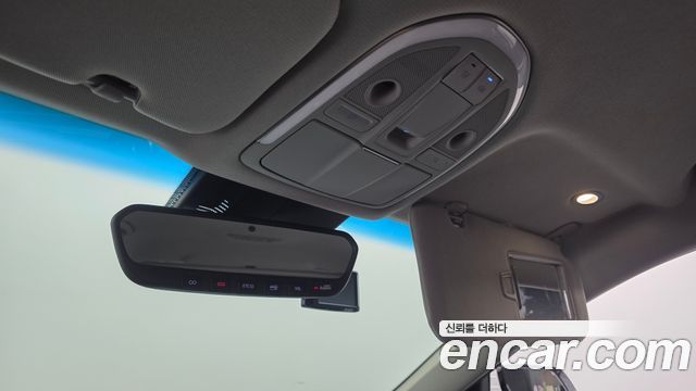 Genesis G80 2018 — photo 27