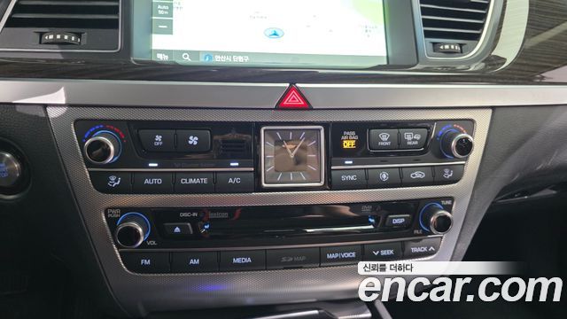 Genesis G80 2018 — photo 33