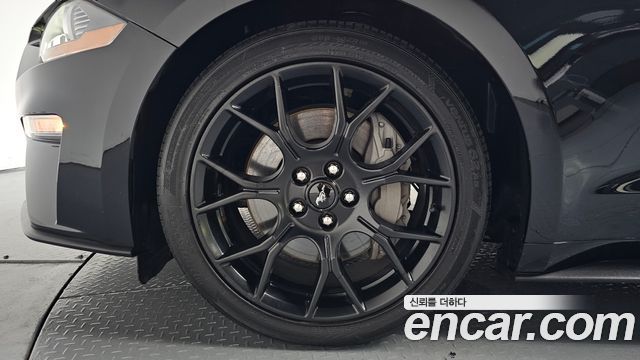 Ford Mustang 2020 — photo 5