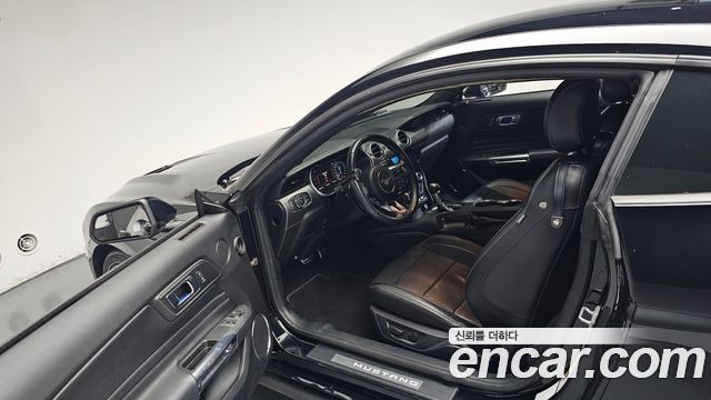 Ford Mustang 2020 — photo 13