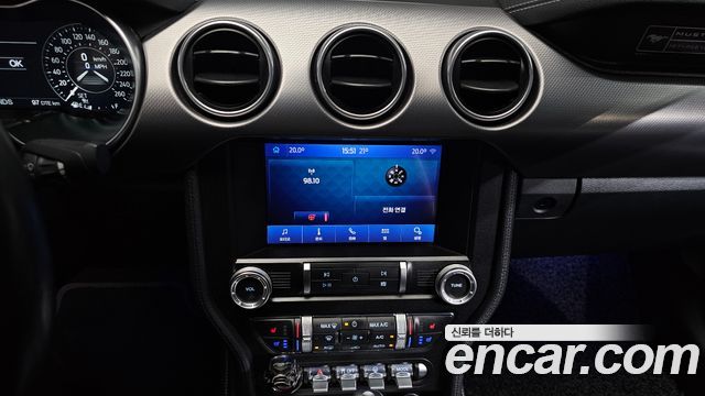 Ford Mustang 2020 — photo 20