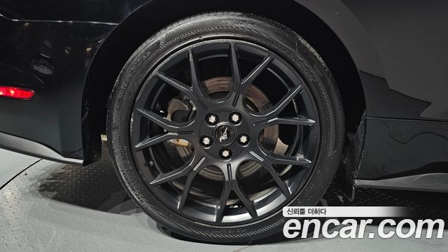 Ford Mustang 2020 — photo 7