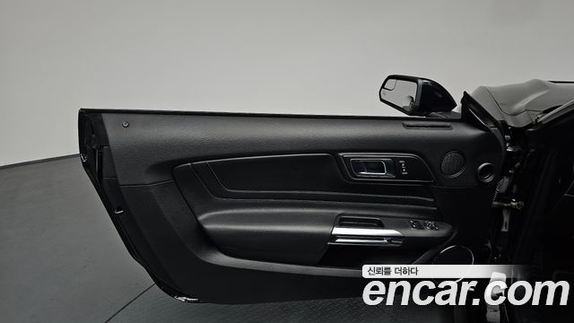 Ford Mustang 2020 — photo 14