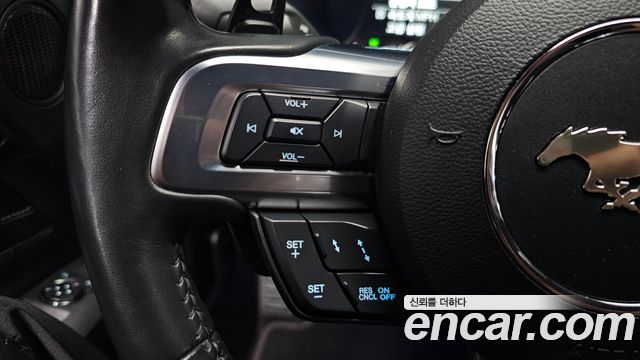 Ford Mustang 2020 — photo 31