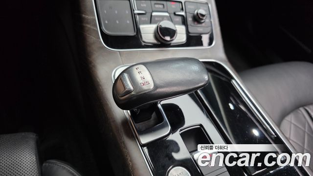 Audi A8 2016 — photo 9