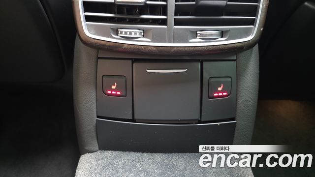 Audi A8 2016 — photo 19