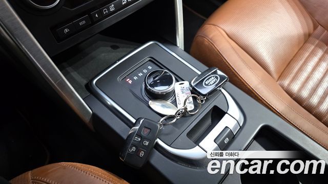 Land Rover Discovery Sport 2017 — photo 9