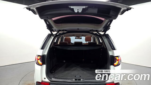 Land Rover Discovery Sport 2017 — photo 20