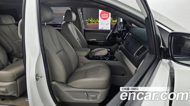 Kia Canival 2019 — photo 13