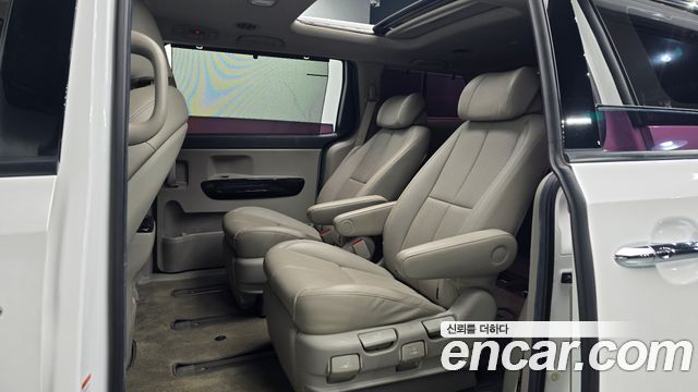 Kia Canival 2019 — photo 18