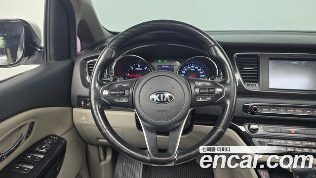 Kia Canival 2019 — photo 19
